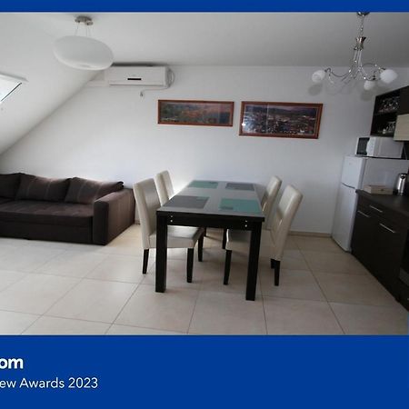 Blonde River Apartman Sőtér Szegedin Exterior foto
