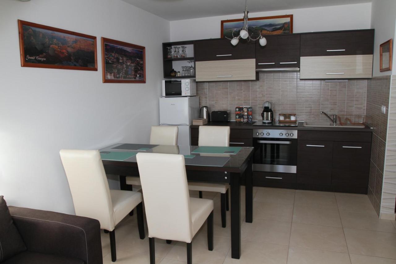 Blonde River Apartman Sőtér Szegedin Exterior foto