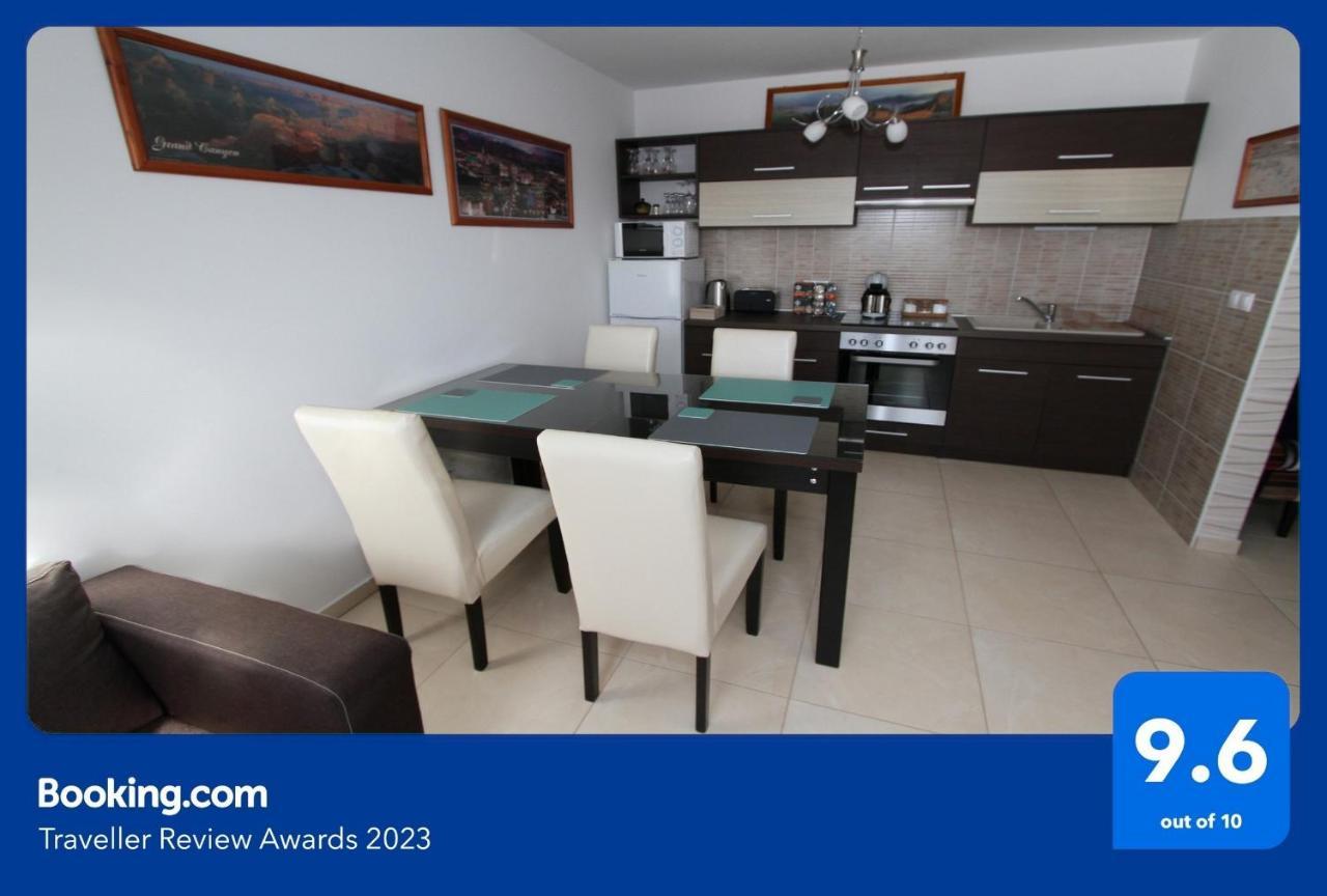 Blonde River Apartman Sőtér Szegedin Exterior foto