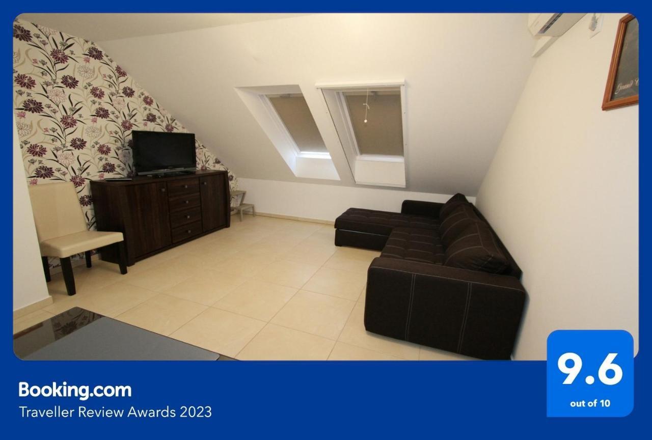 Blonde River Apartman Sőtér Szegedin Exterior foto