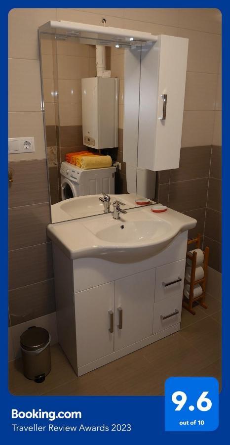 Blonde River Apartman Sőtér Szegedin Exterior foto